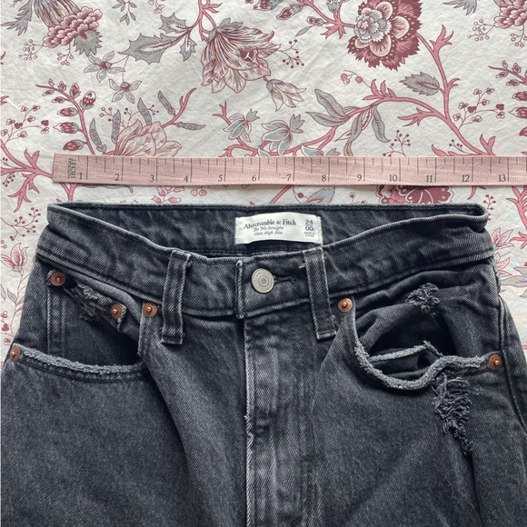 Abercrombie Curve Love 90s Straight Ultra High Rise Jeans Black Distressed 00 24 - Picture 10 of 12